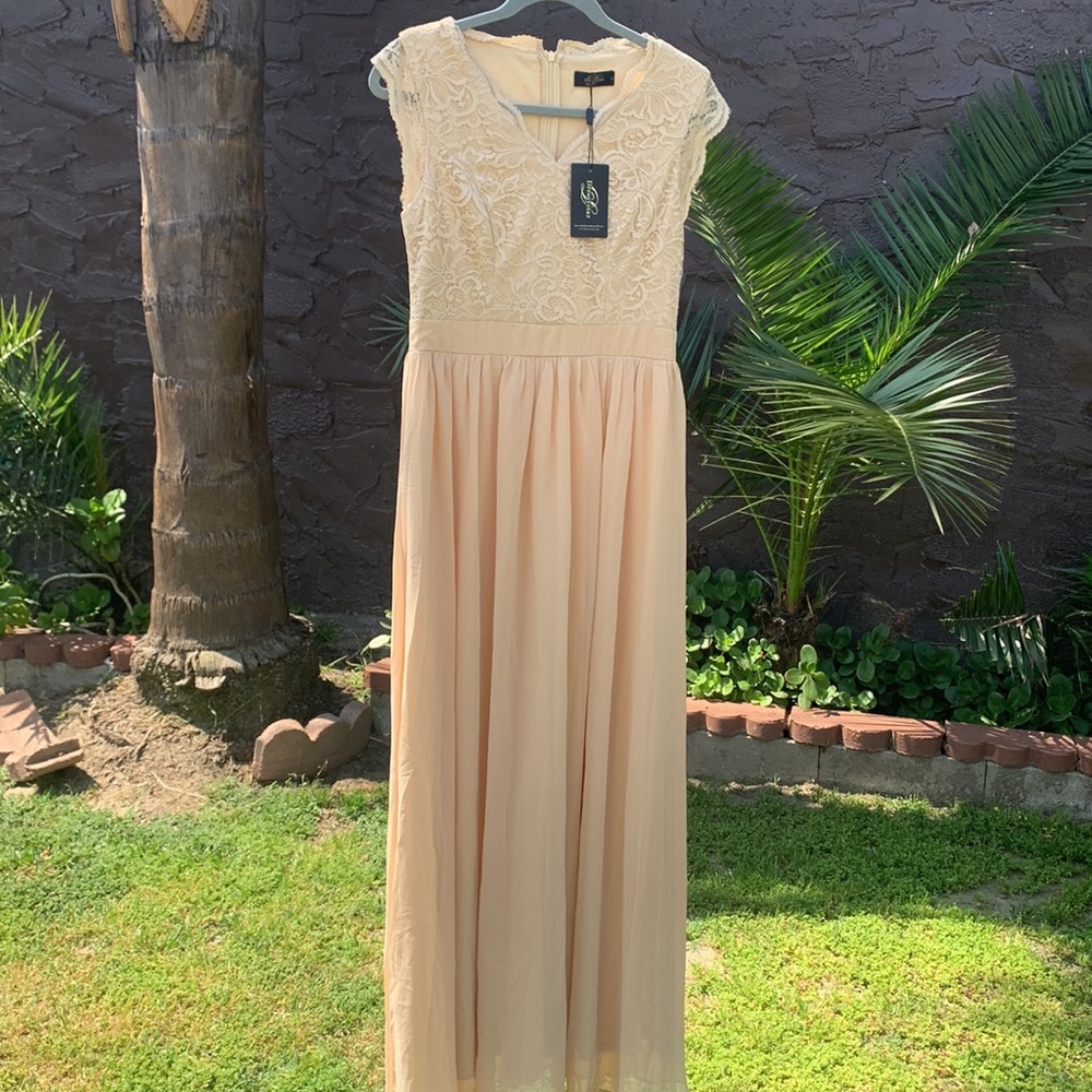 NWT Cream colored Lace Bridesmaid Dress